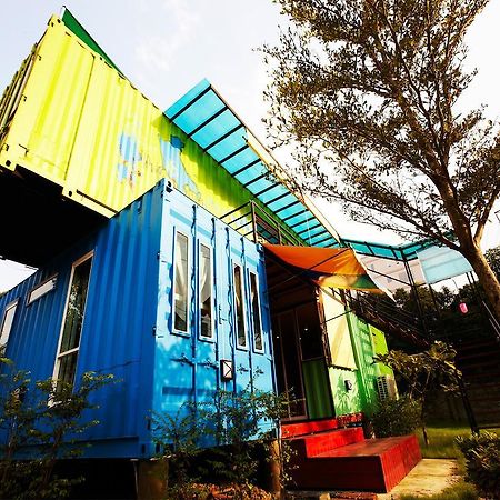 Wh Hostel Bangkok Exterior photo