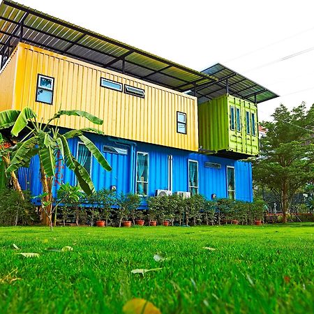 Wh Hostel Bangkok Exterior photo