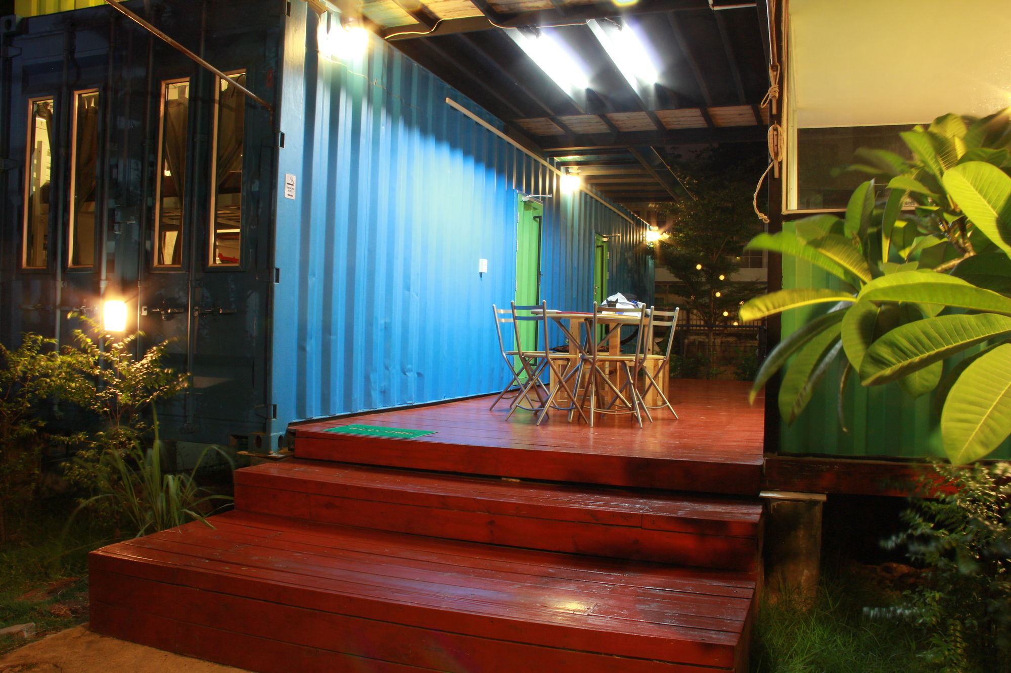 Wh Hostel Bangkok Exterior photo