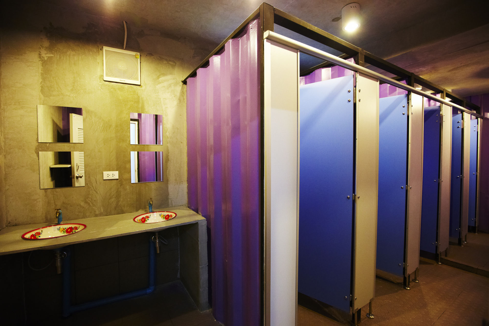 Wh Hostel Bangkok Exterior photo