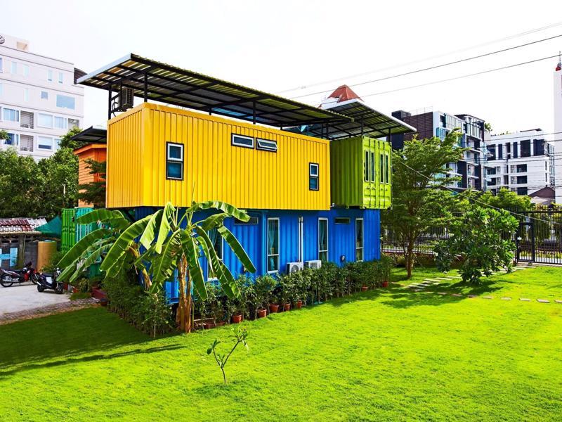 Wh Hostel Bangkok Exterior photo